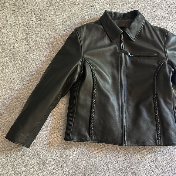 First Classic Leather Gear Women's Black Leather Jacket - Picture 15 of 16
